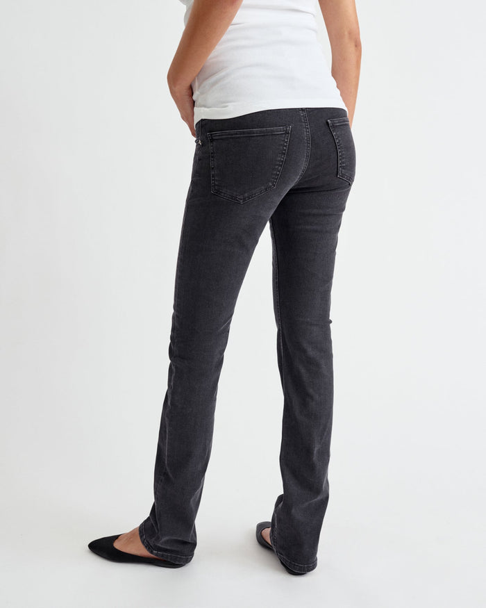 01 Straight Fit - Faded Black - Ilouity