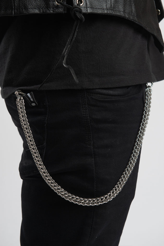 18" Multi-Ring Wallet Chain: Features:

Length: 18"
Multi-Ring Stainless Steel