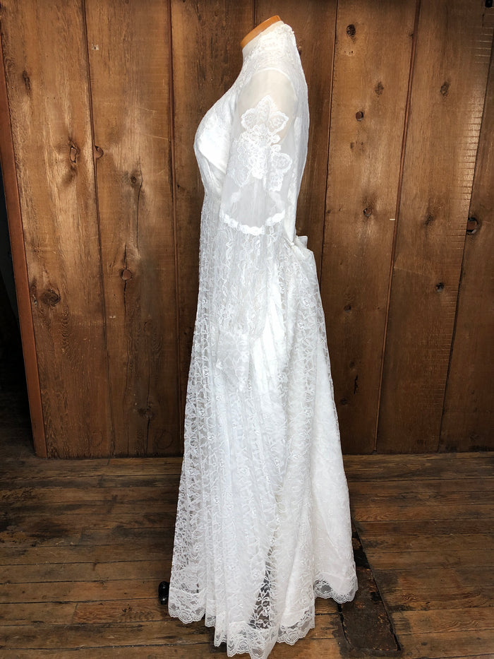 70s NOS Bridallure Wedding Gown w/Veil & Box      w31