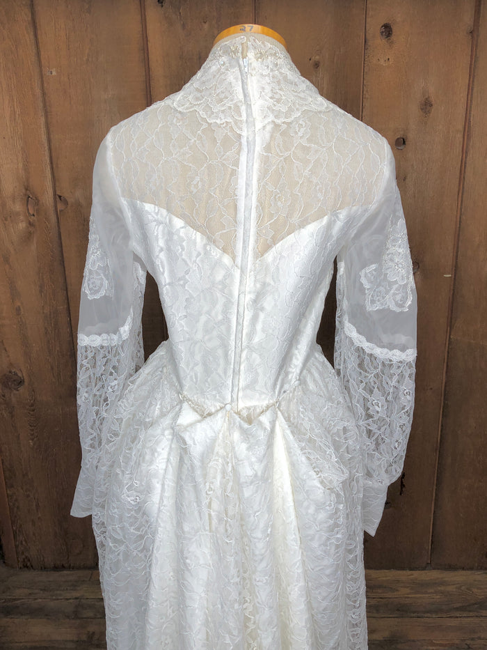 70s NOS Bridallure Wedding Gown w/Veil & Box      w31
