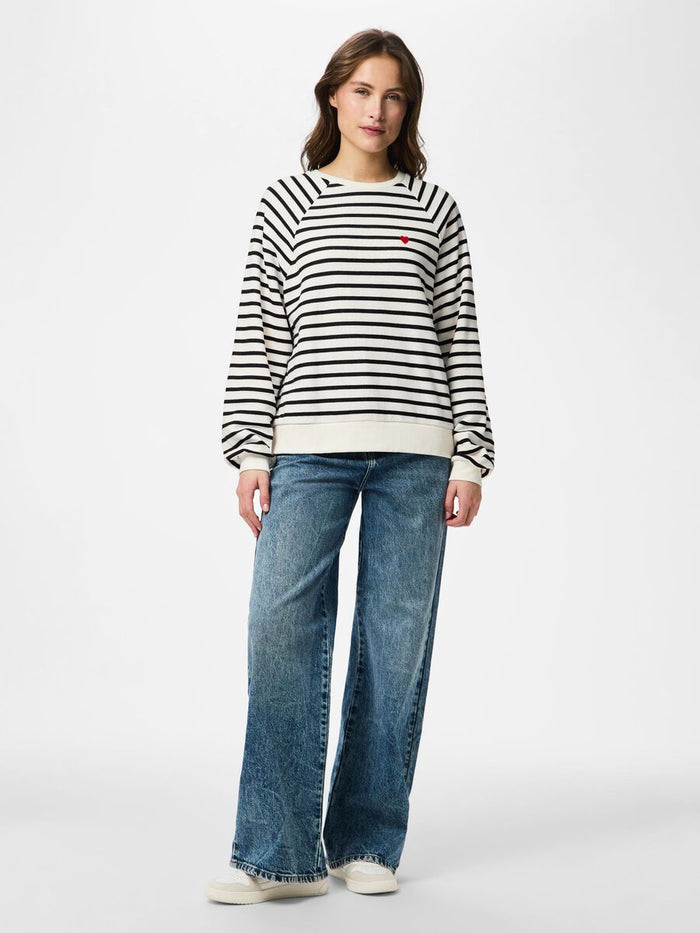 Greta Sweatshirt (Cloud Dancer/Black)