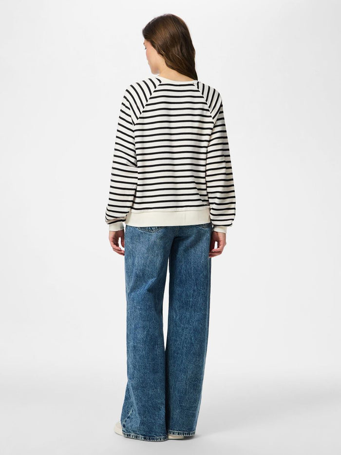 Greta Sweatshirt (Cloud Dancer/Black)