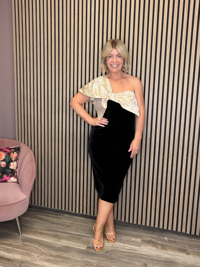 Raphelite Bow Dress (Black Velvet/Gold)