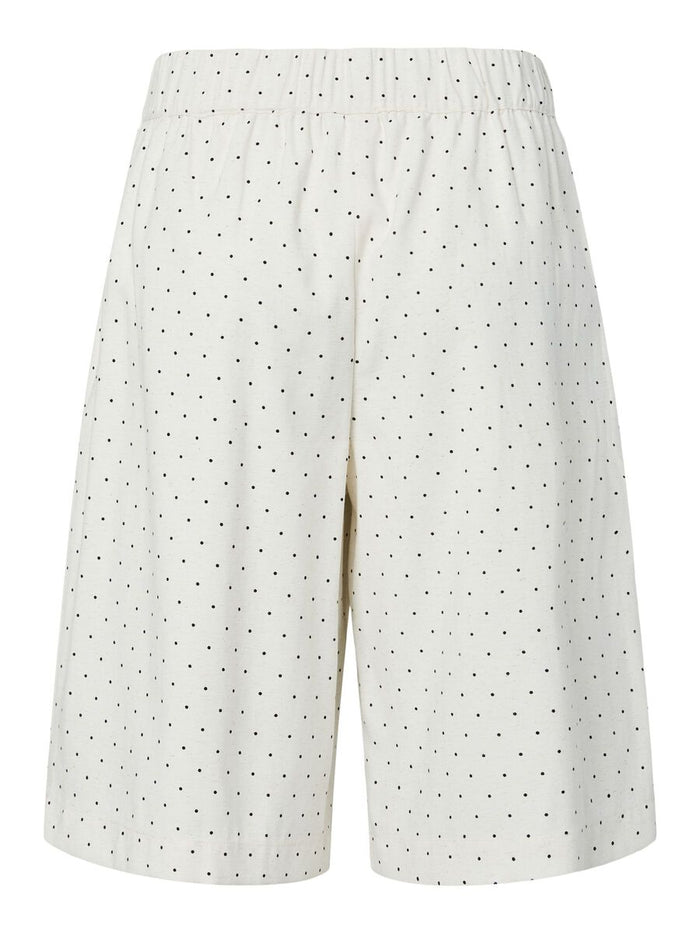 Sandy Shorts (White/Black)